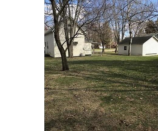3rd image of 613 1st Ave N
