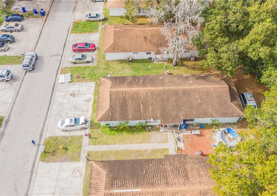 2nd image of 2493-2495 Chestnut Woods Dr