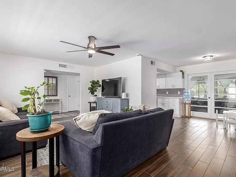 1942 E Pebble Beach Dr — Photo 8