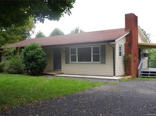 80 Vaughn Ln, Spruce Pine, NC 28777