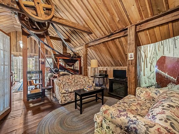 36th image of 1195 Shipman Creek Rd