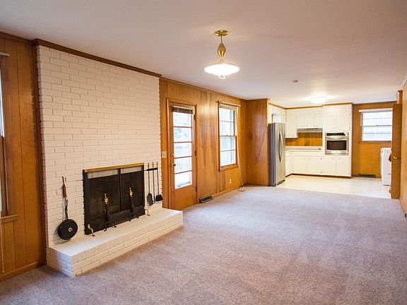 2nd image of 415 Dunailie Dr