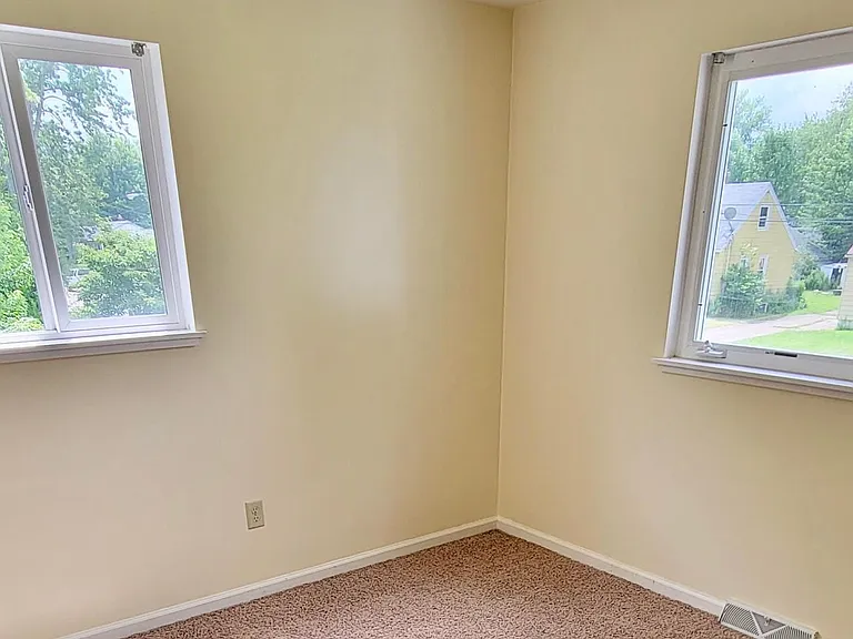 2900 Crehore St #2910 — Photo 7