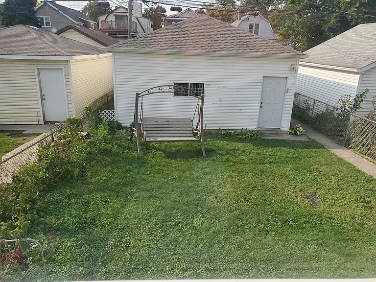 5222 N Ludlam Ave #2 — Photo 6
