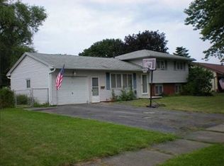 67 Landau Dr, Rochester, NY 14606