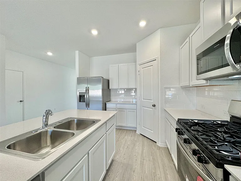 1316 Acorn Oak Dr — Photo 16