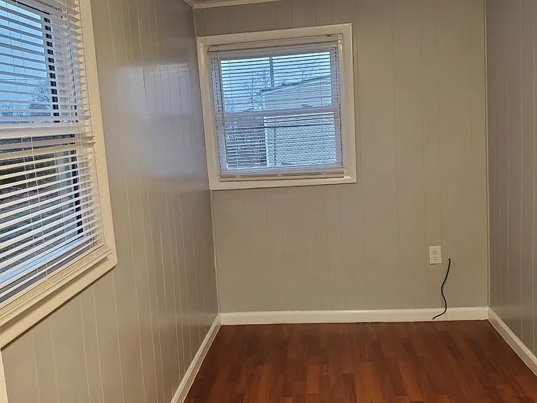 135 Kingsolver St — Photo 9