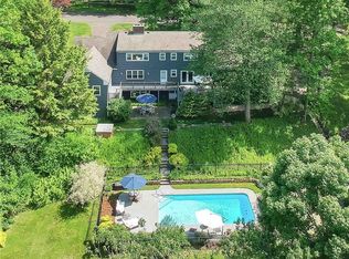 13 Maplecrest Dr, Danbury, CT 06811