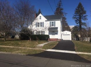 22 Fenway St N, Milford, CT 06460