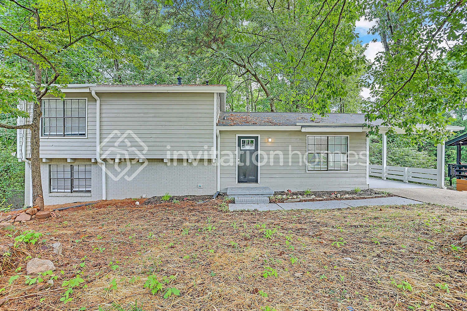 678 Lakeridge Dr Se Conyers, GA 30094 — Photo 1