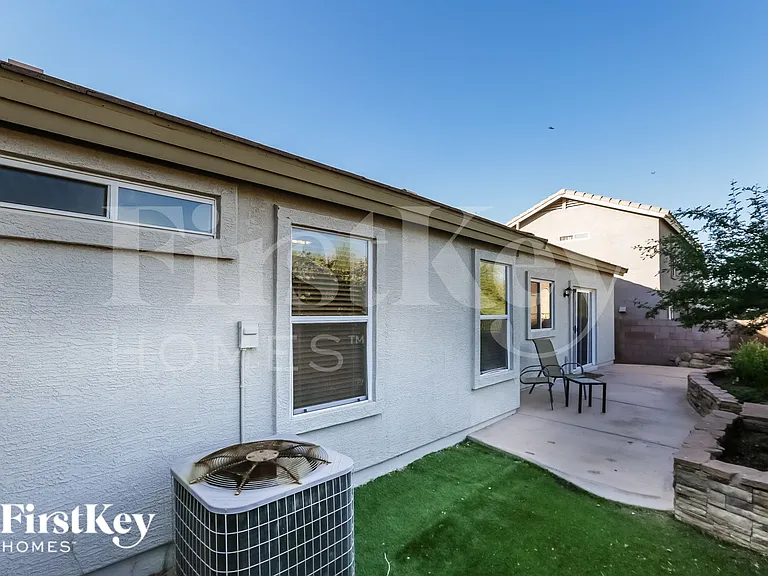 6654 E Rhodes St — Photo 18