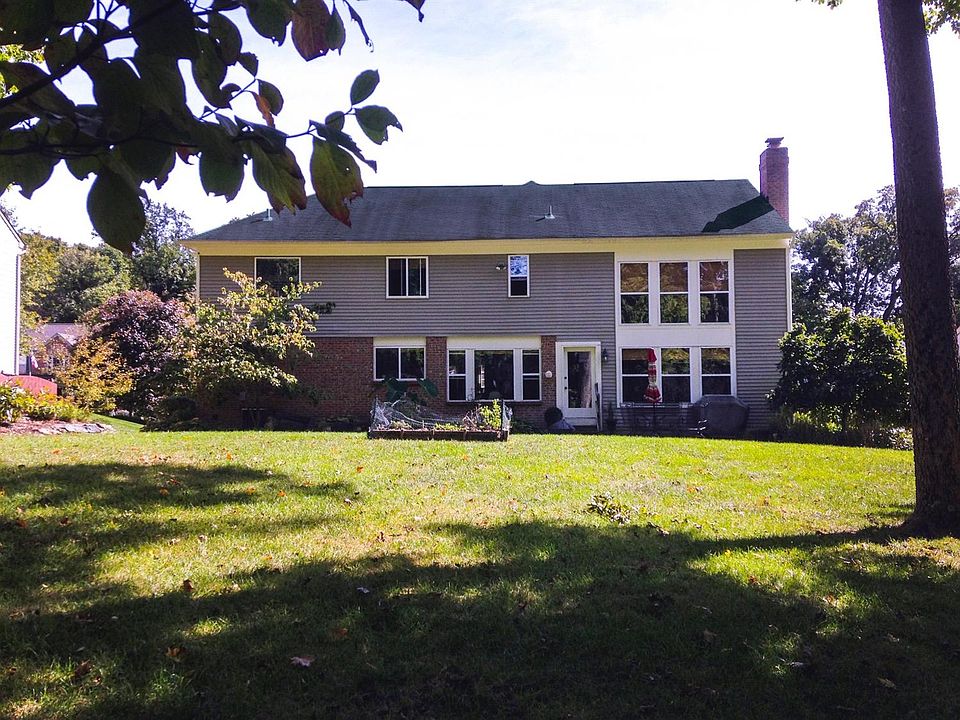 2nd image of 5700 Heathwood Ct