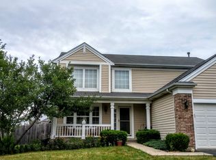 652 S Haverhill Ln, South Elgin, IL 60177