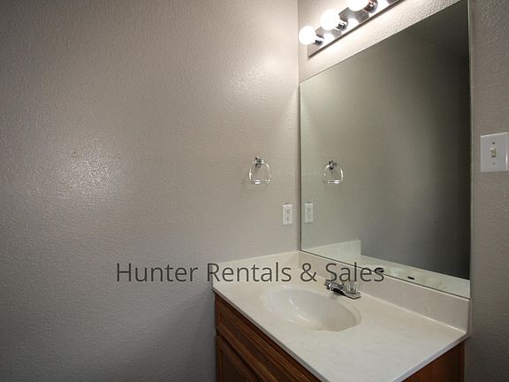 2nd image of 923 Rosewood Dr APT A