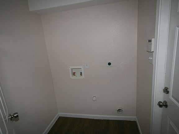 2nd image of 4501 Causeway Ct
