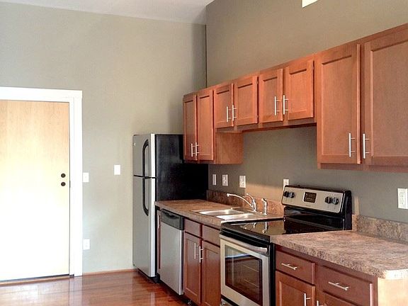 2nd image of 26 E 15th St #5