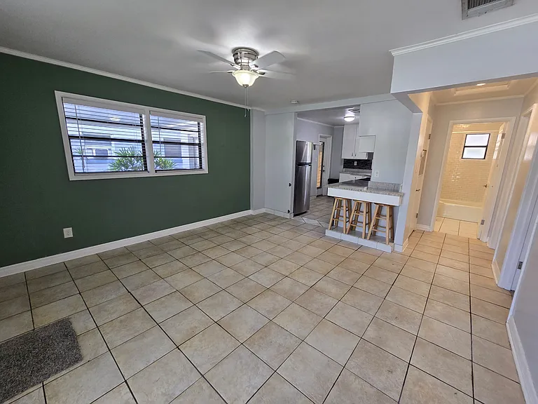 420 Indiana Ave — Photo 4