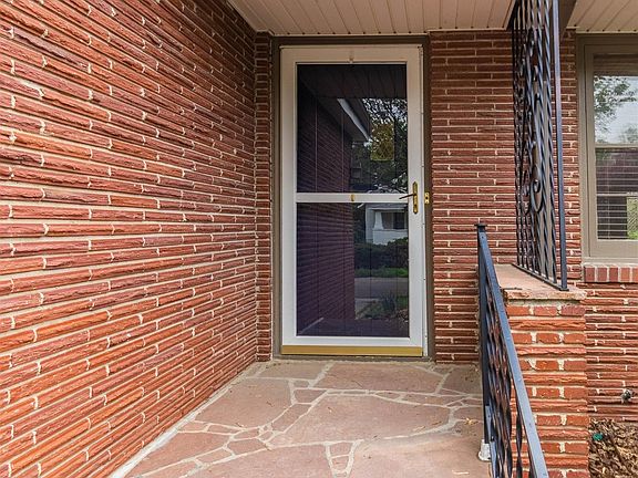 5th image of 1607 Woodsview St
