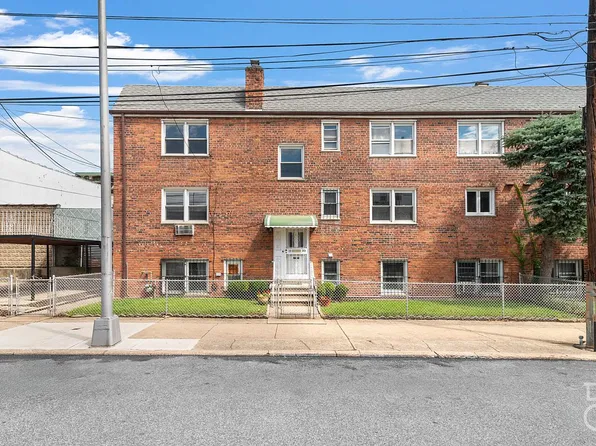 1923 24th Rd, Astoria, NY 11102