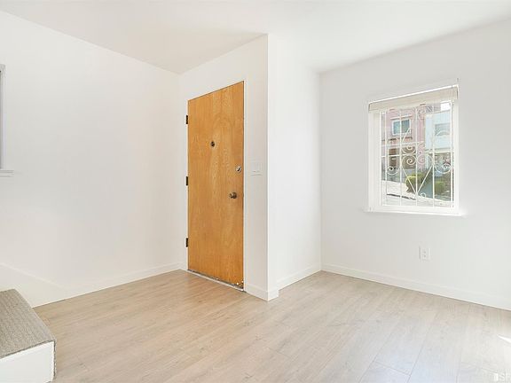 3rd image of 949 Brussels St