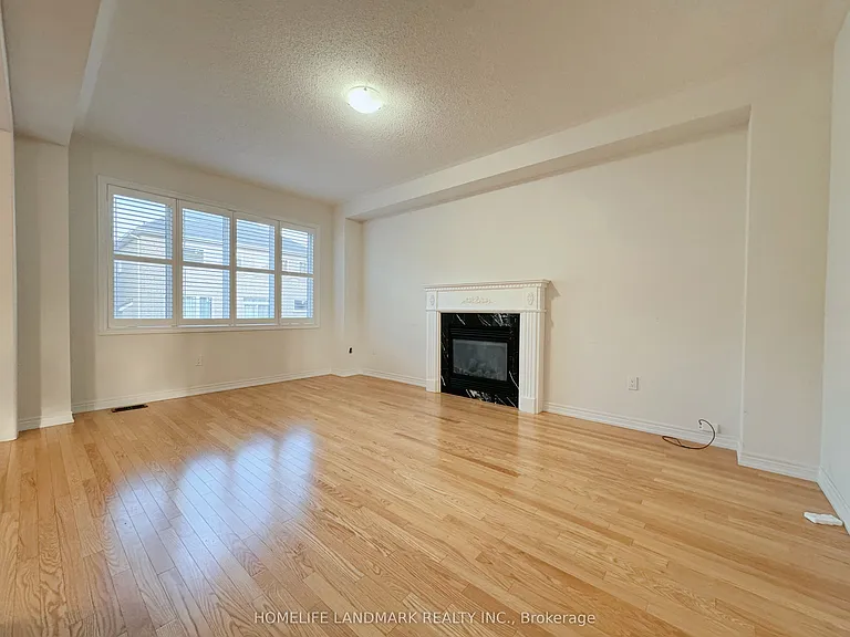 35 Hyacinth St — Photo 8