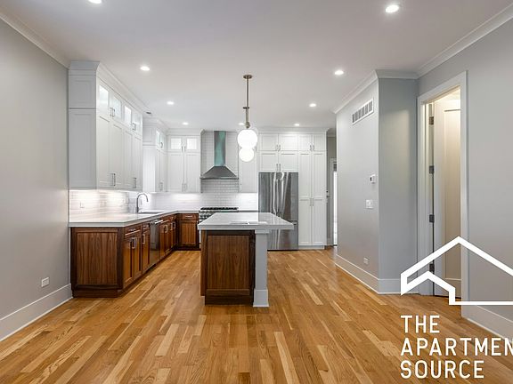 3rd image of 4133 N Kenmore Ave Unit 2