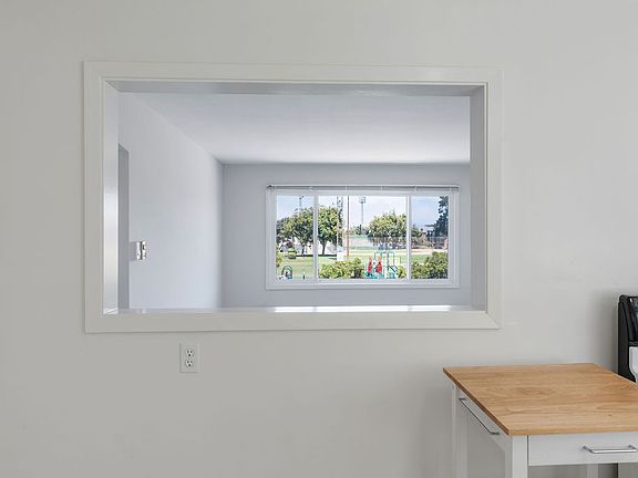 5th image of 1845 Chestnut St #3