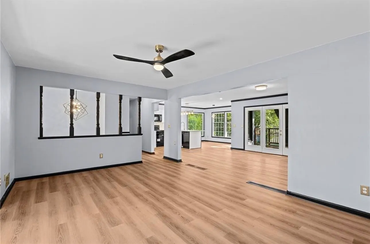 4 bed, 3113 sqft, $2,950 — Photo 2
