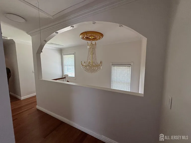 5 Hollywood St — Photo 21