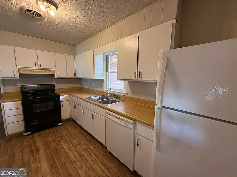 602 Hillcrest Dr — Photo 10