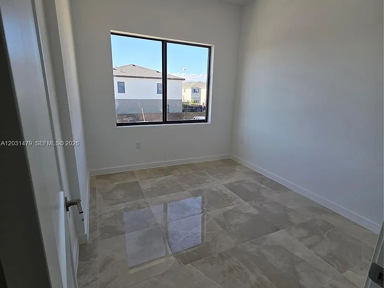 1305 NW 4th Ter #1305 — Photo 11