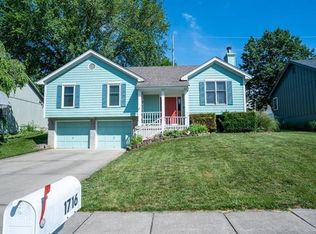 1716 Welleslay Ln, Liberty, MO 64068