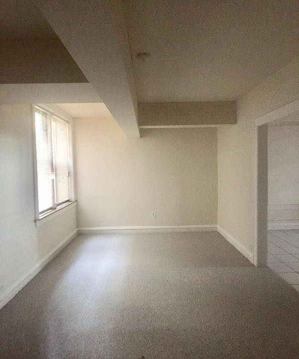 1st image of 1225 W Chase Ave #G
