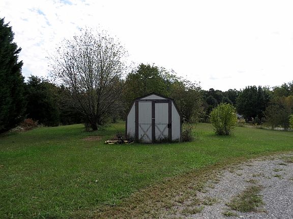 2nd image of 162 Cedarvale Dr