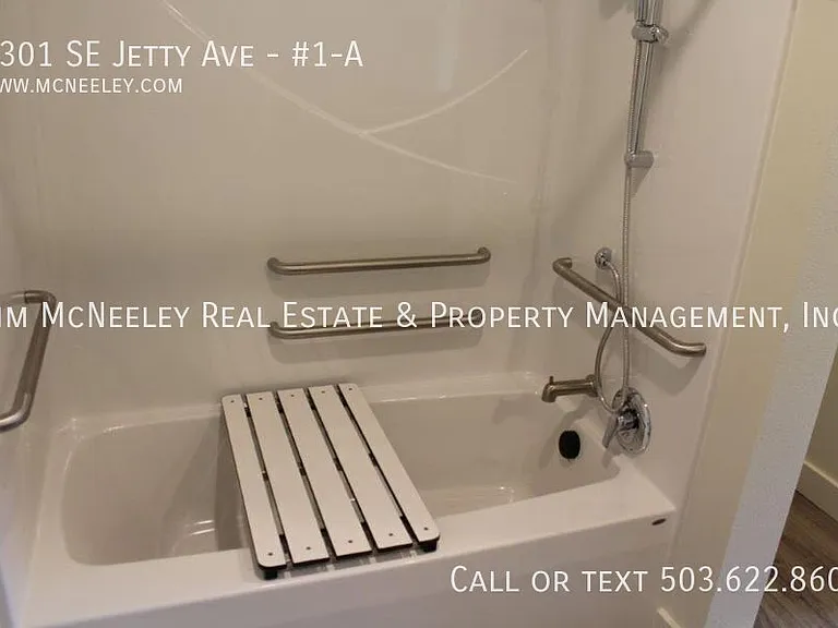 1301 SE Jetty Ave #1-A — Photo 7