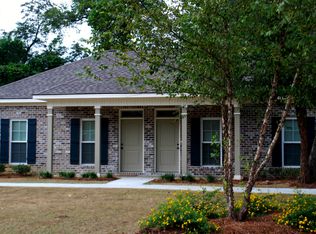 215 S Walnut St, Statesboro, GA 30458