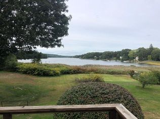 38 Lacey Ln, Saunderstown, RI 02874