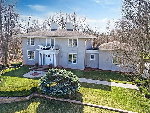 4th image of 3894 Bluff Dr