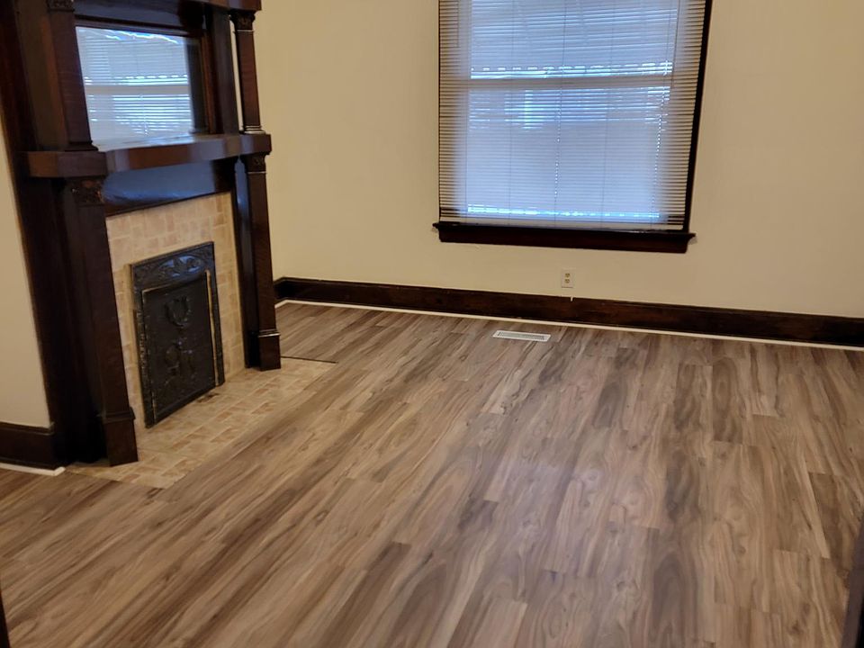 1st image of 429 Pershing Ave #429