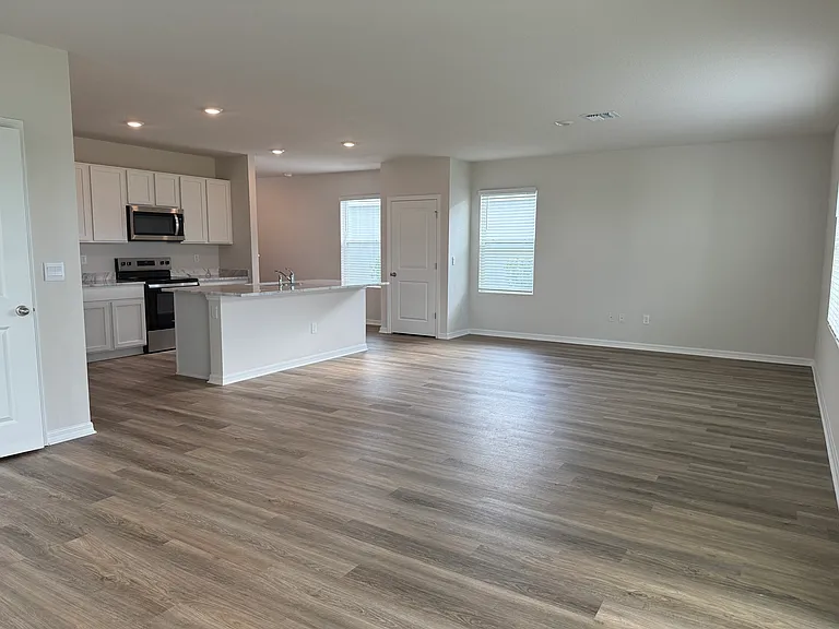 Hilltop Cir — Photo 4