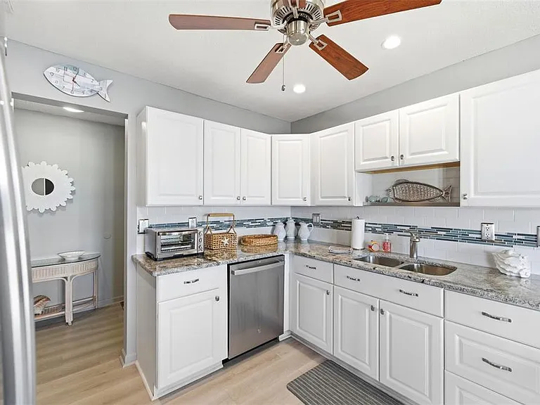 4805 Cobia Dr SE #D — Photo 13