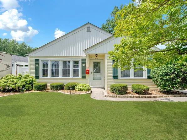 9220 S 49th Ave, Oak Lawn, IL 60453