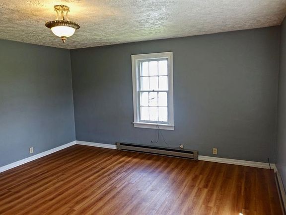 3rd image of 506 W Centennial Ave