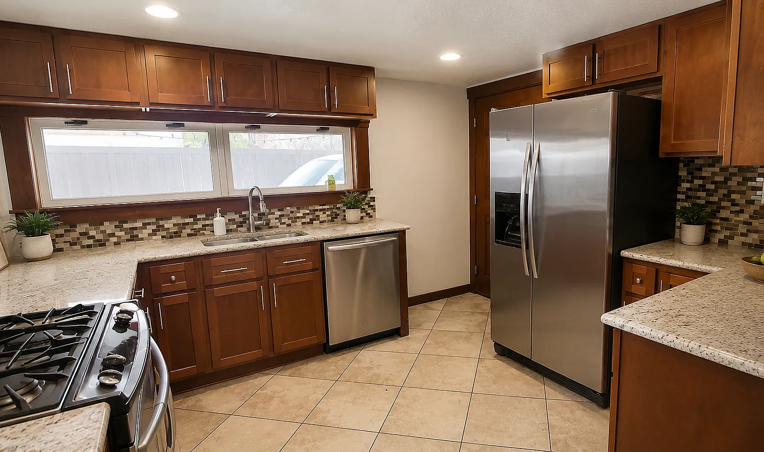 5 bed, 2800 sqft, $5,000 — Photo 2