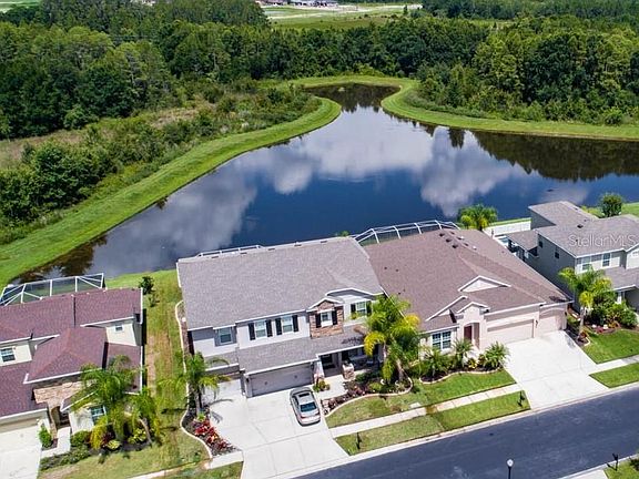 3rd image of 4008 Windcrest Dr