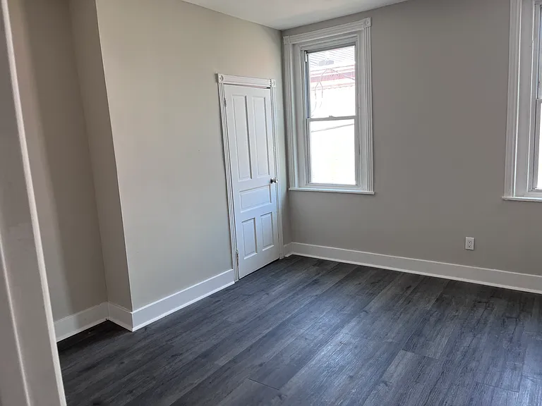 1343 S Hollywood St — Photo 8