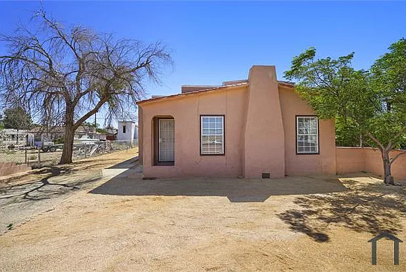 2 bed, 1100 sqft, $1,895 — Photo 2