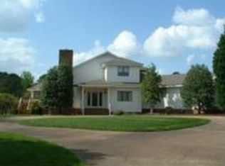 400 Fairway Dr, Petersburg, VA 23805