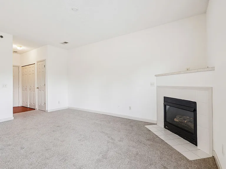 Charter Woods — Photo 42