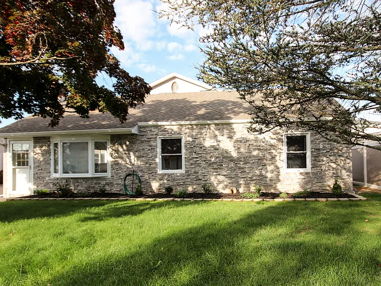 21 Silber Ave — Photo 31